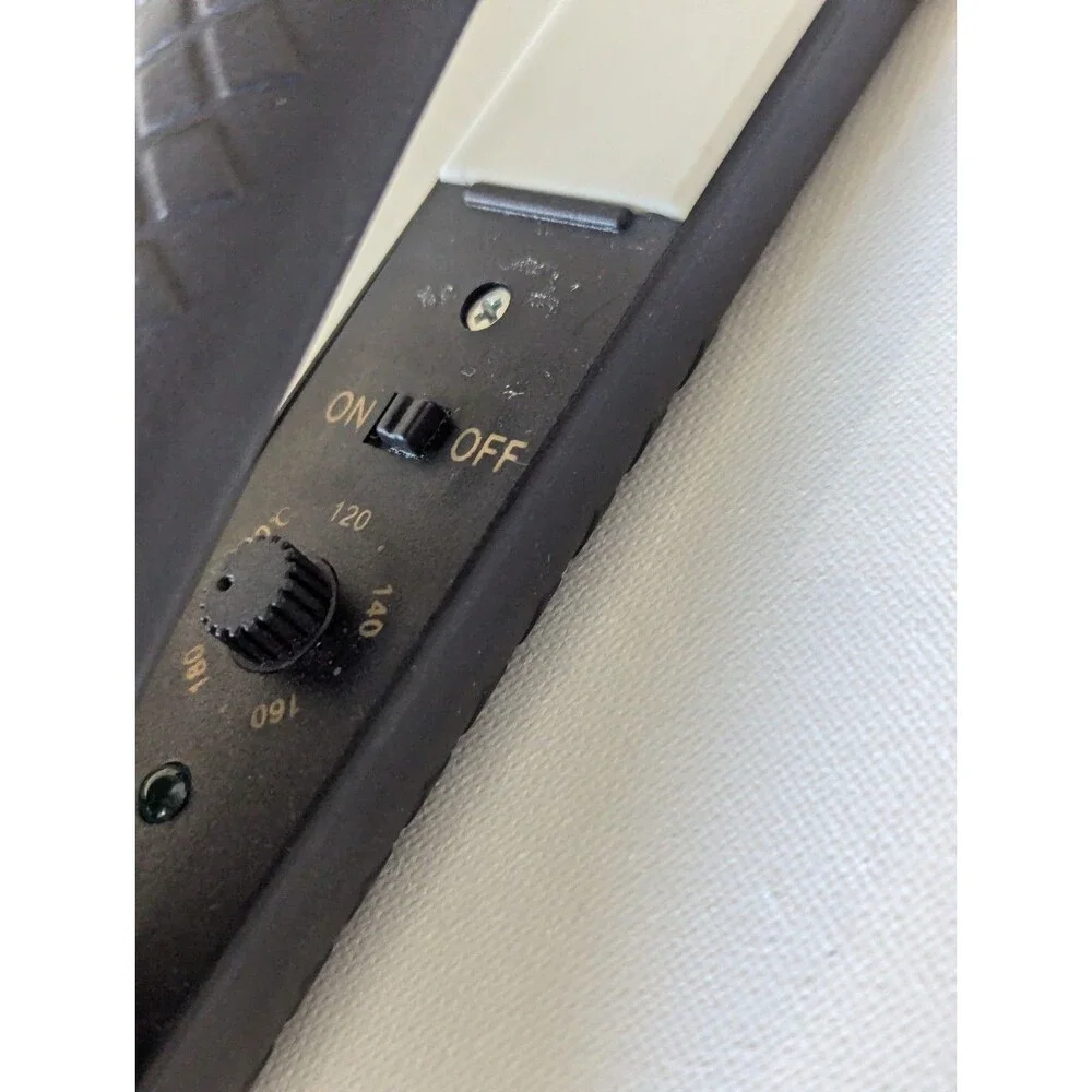 Cricket Ceramic Straightening Iron Cricket Swivel Handle *Works